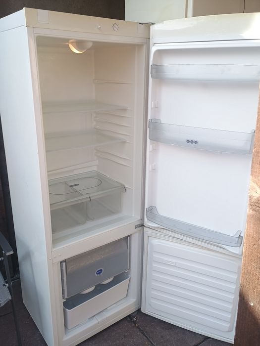 Frigider tip combină frigorifică Artic/Zanussi 380Cd