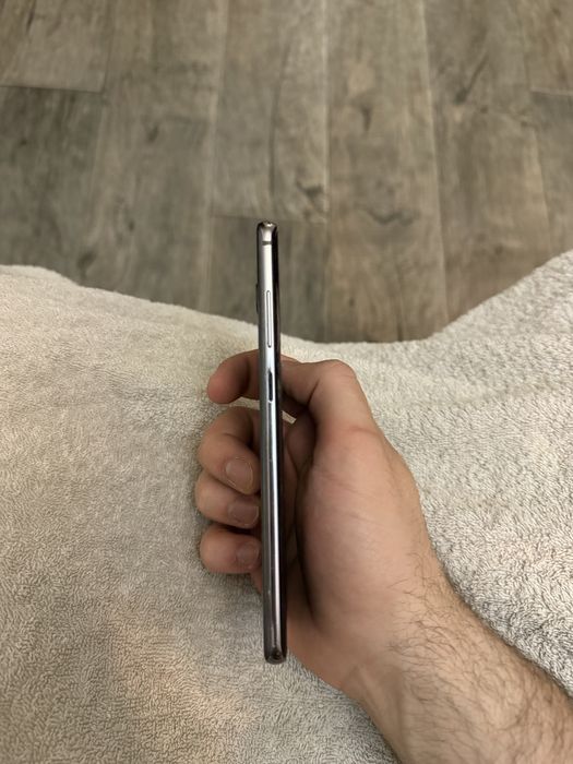 Продается Samsung S 10 + в отличном состоянии