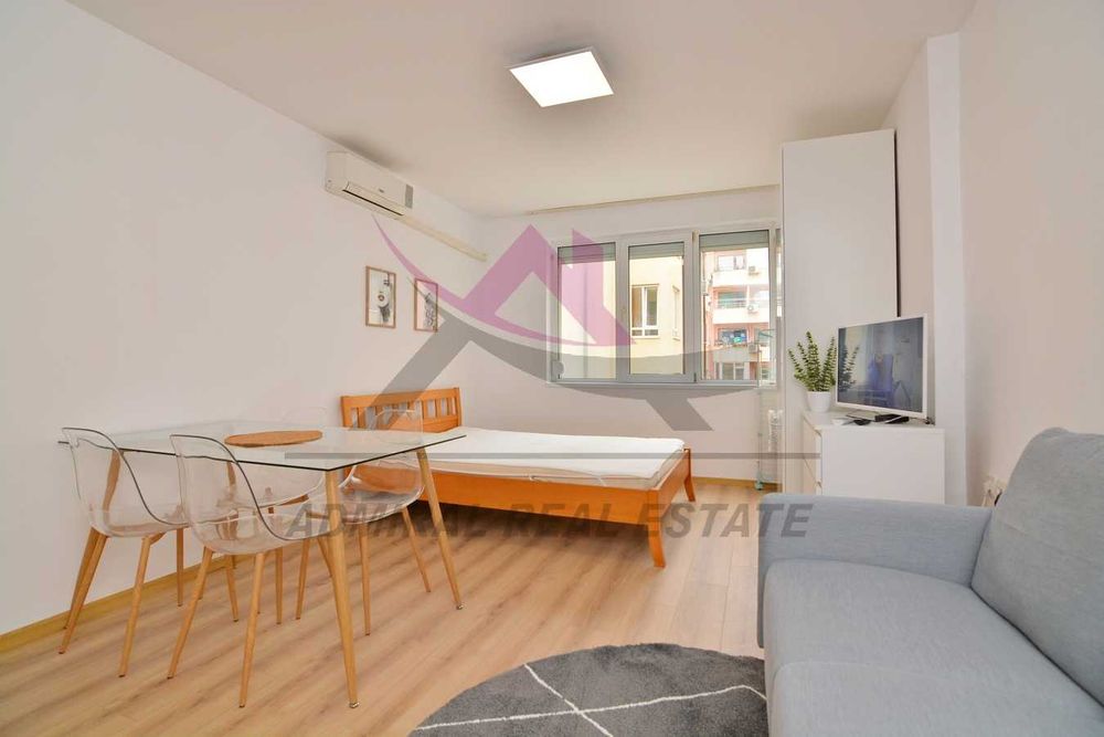 Дава се под наем Едностаен апартамент в Варна, Базар Левски - 40 кв.м за 330 € - Снимка #1