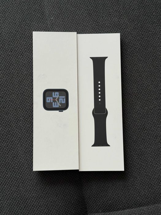 Нов Apple Watch SE 2 44mm оригинален часовник GPS Midnight Sports Band