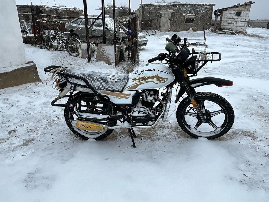 мотоцикл GSX 200куб