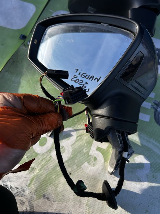 Oglindă electrică stânga , rabatare și side assist Volkswagen Tiguan