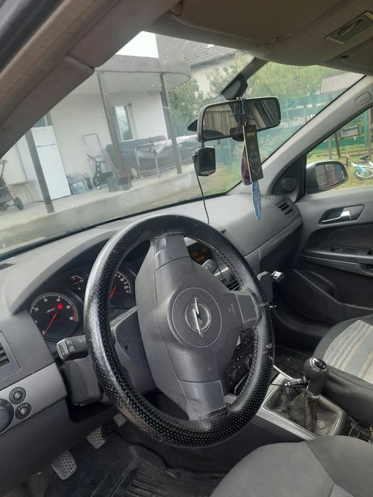 Vând Opel  Astra H