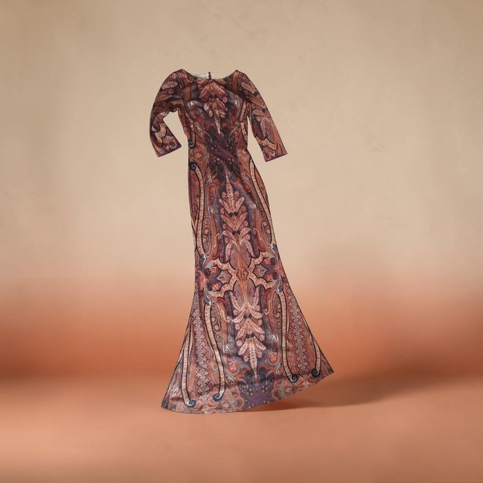 Длинное элегантное платье в пол