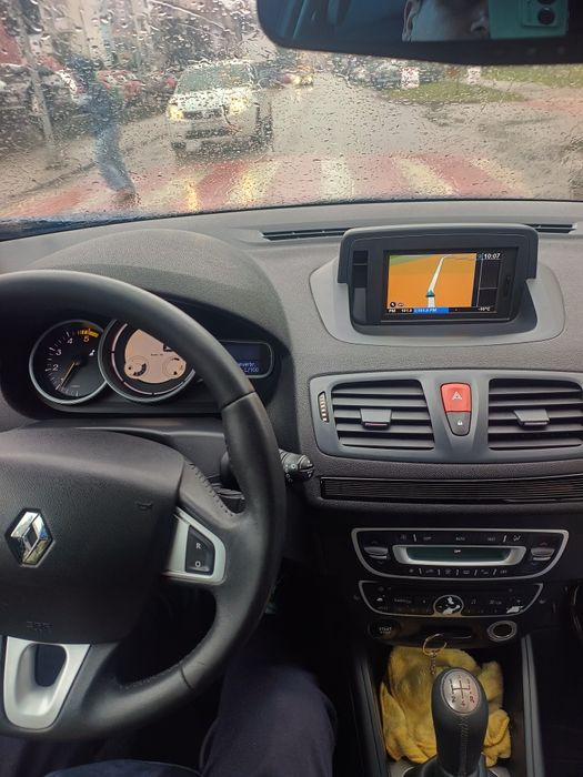 Vând mașină renault