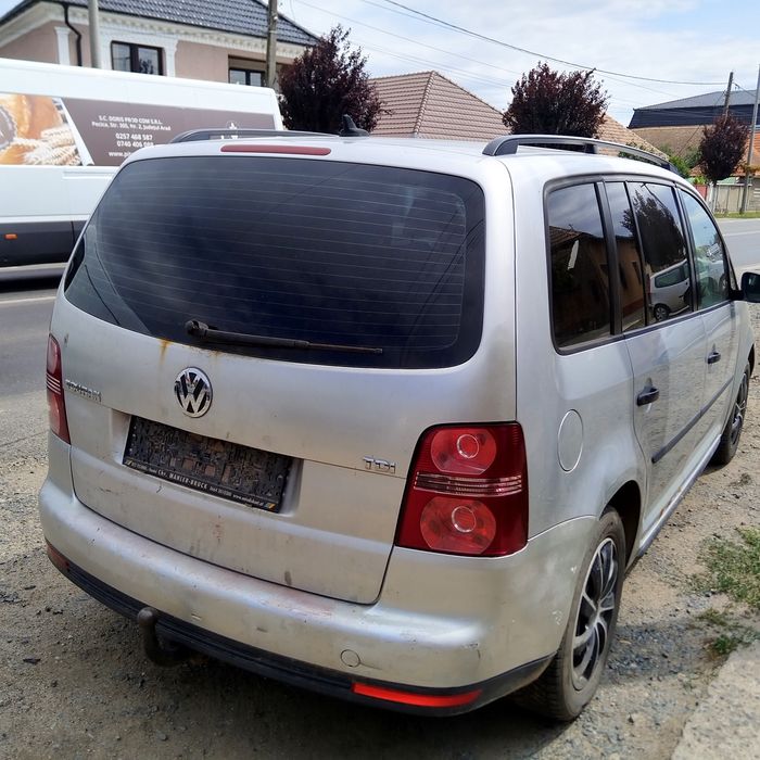Bara spate Vw Touran Facelift an 2006-2010