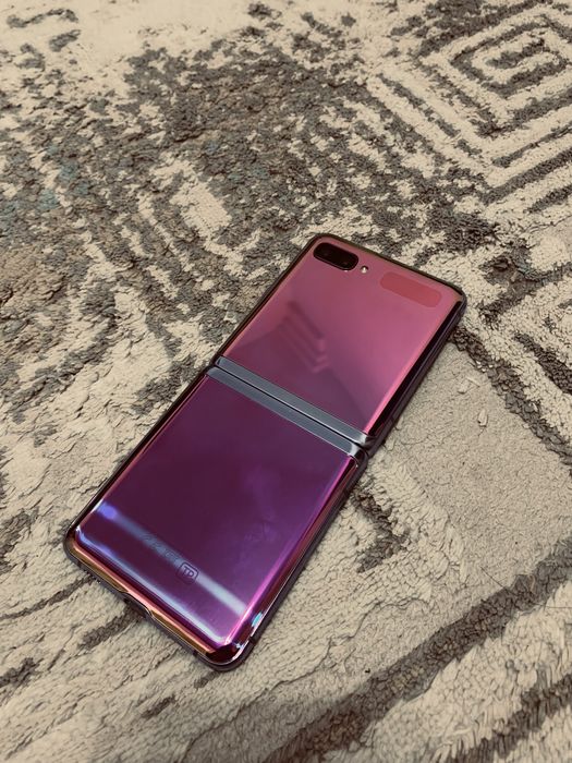 Продам Samsung Z Flip Идеал