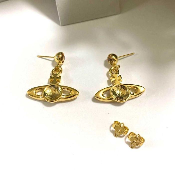 Vivienne Westwood oбeци