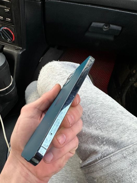 Продам айфон 12 про 128г акб 84