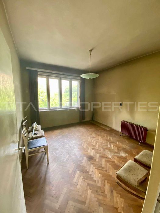 Продава се Тристаен апартамент в Пловдив, Съдийски - 86 кв.м за 1919 €/кв.м - Снимка #1