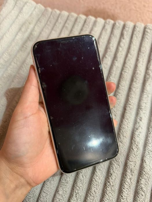 Айфон 11 /64 ГБ.