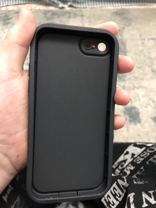 Продам чехол на айфон 8 за 3500