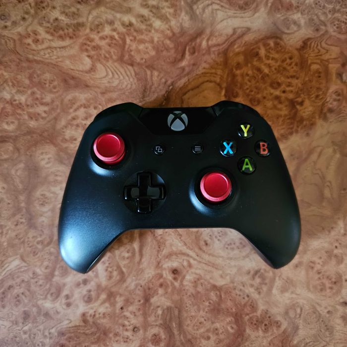 XBOX ONE 1TB + Kinect камера, 2 джойстика, 2 игри PS4 PS5 PlayStation