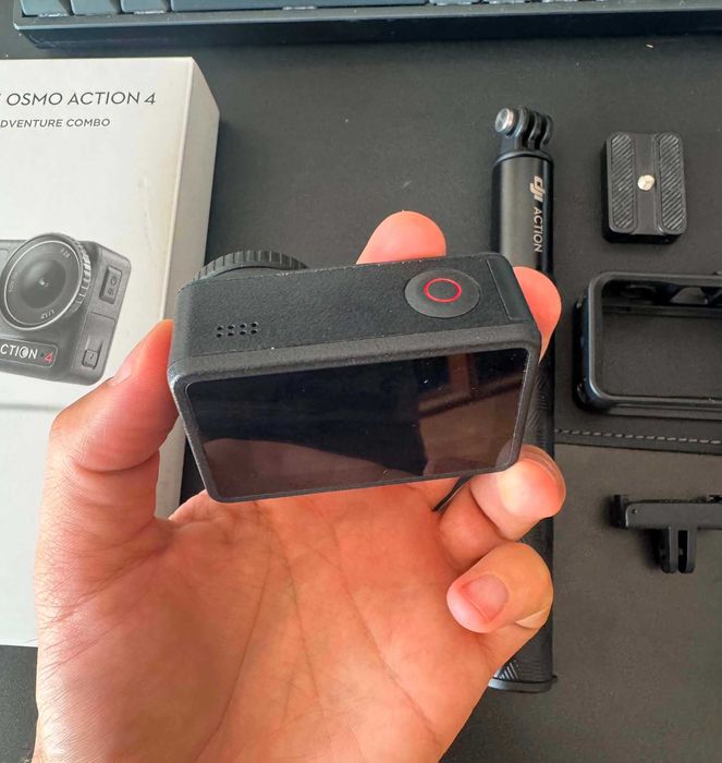 DJI Osmo Action 4 Adventure Combo – 3 батерии, кейс, стик, аксесоари