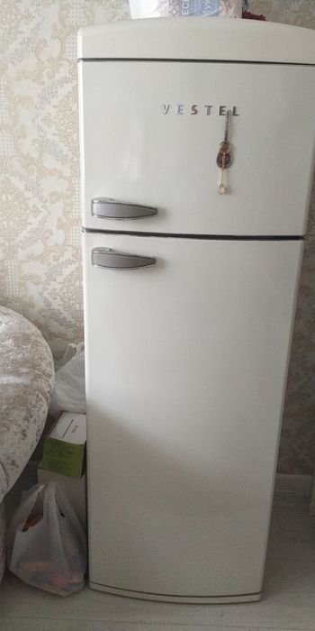 Продам холодильник Vestel