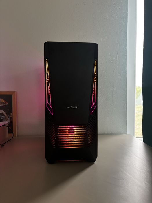 Calculator/ PC Gaming• Ryzen 5• Placa video 8Gb• 16gb ram RGB 3200 Mhz•