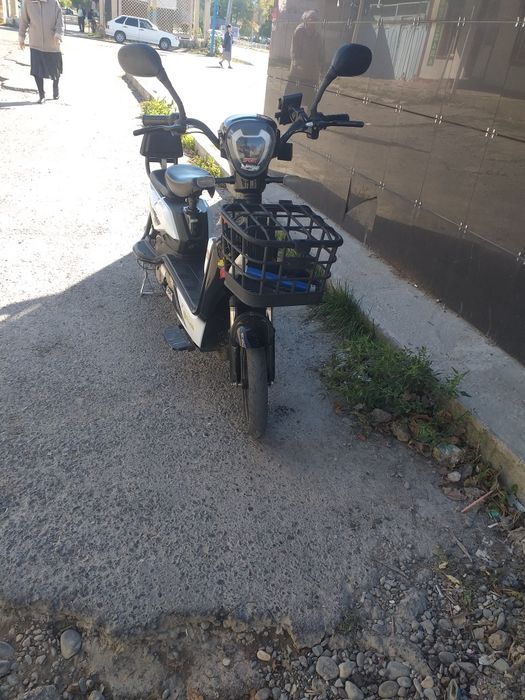 Продаётся электро скутер Ais