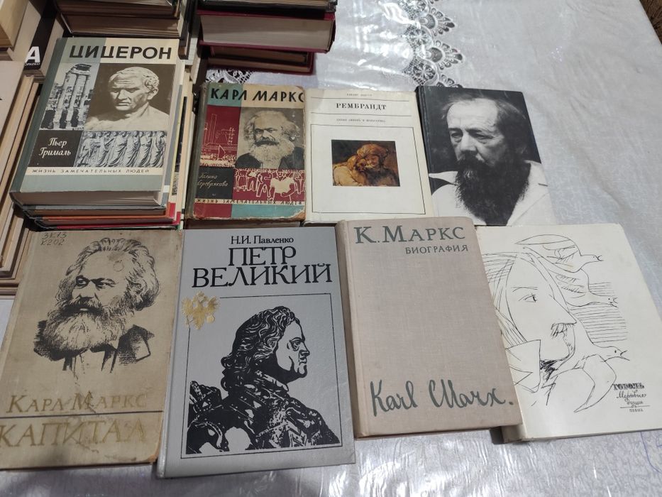 Срочно книги в хорошем состоянии