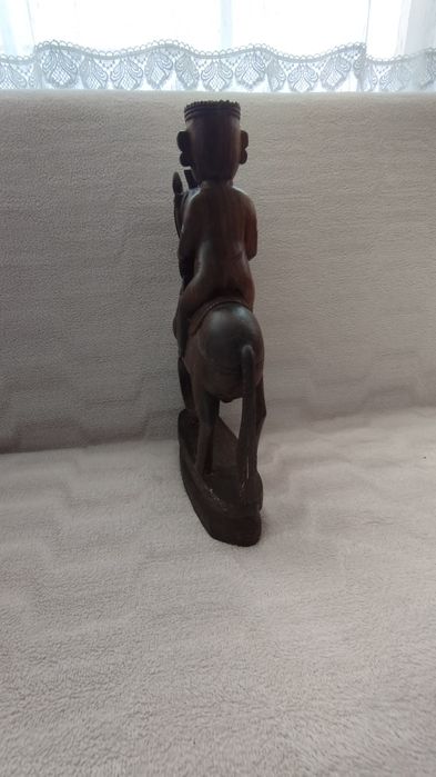 Дървена фигурка кон