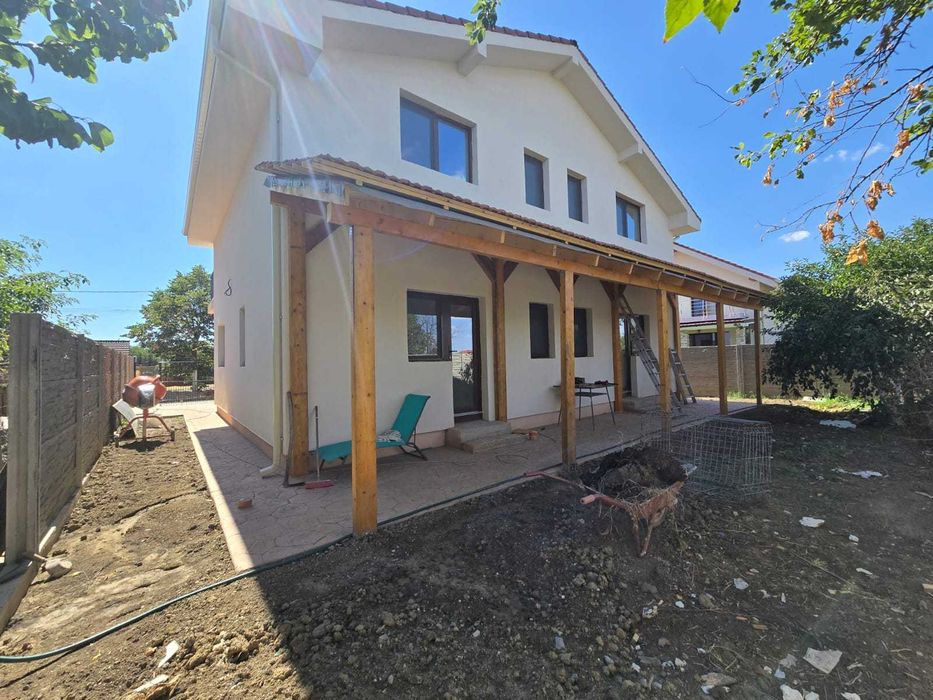 Vand Duplex compus din 2 apartamente in Albina jud.Timis