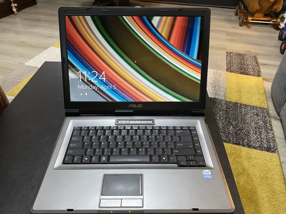 Asus  X51L , 150GB SSD; 2 GB DDR