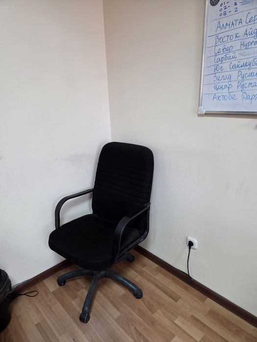 Продается офисная мебель