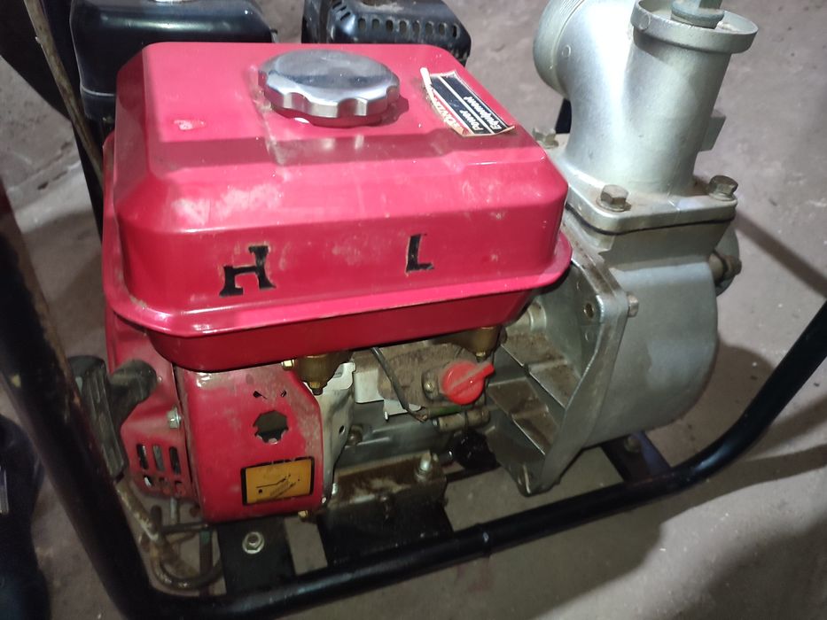 Бензинова водна  помпа Honda GX200.