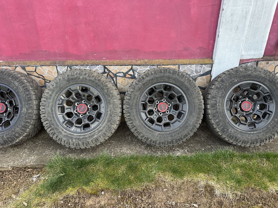 Тойота Хайлукс гуми с джанти