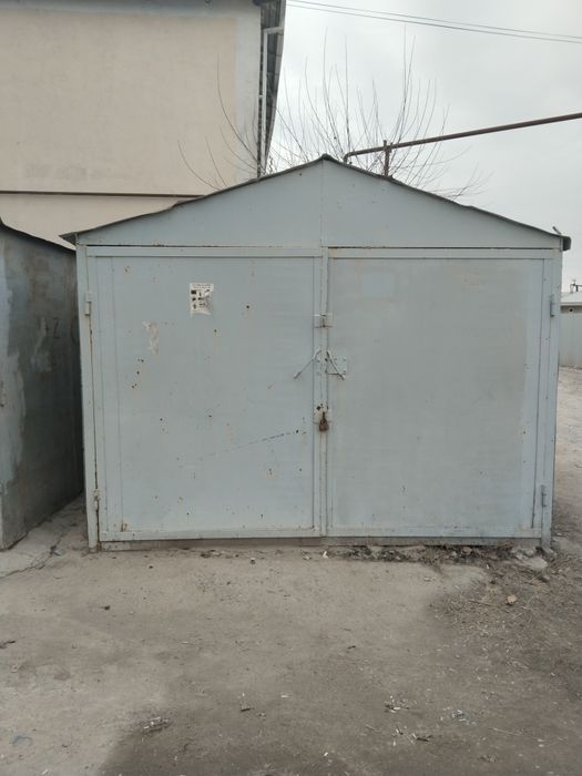 Гараж сотилади холати яхши нархи 800  доллар сум, яна келишамиз