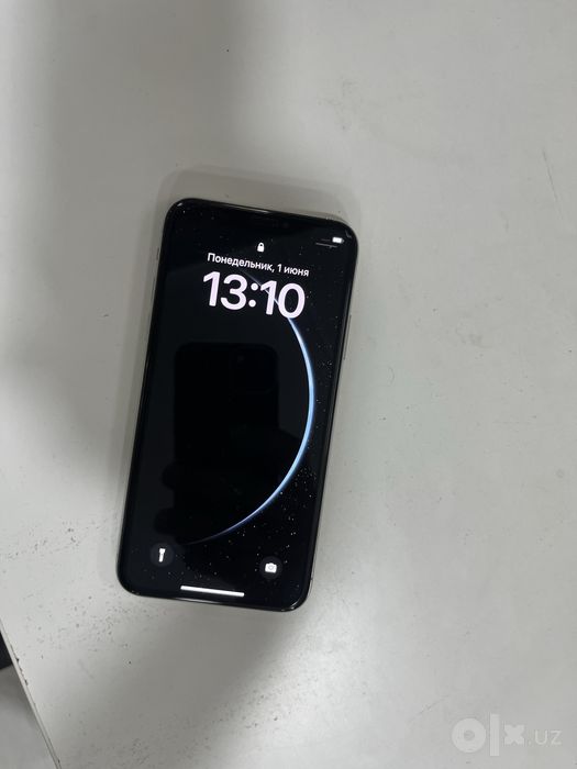 Iphone x.