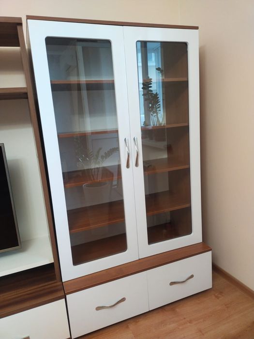 Продам TV тумбу с сервантом