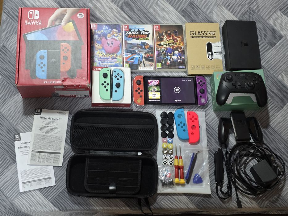 Nintendo Switch OLED с игри и аксесоари