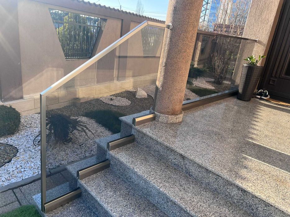 Balustrada de sticla