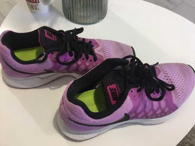 adidasi dama nike zoom pegasus