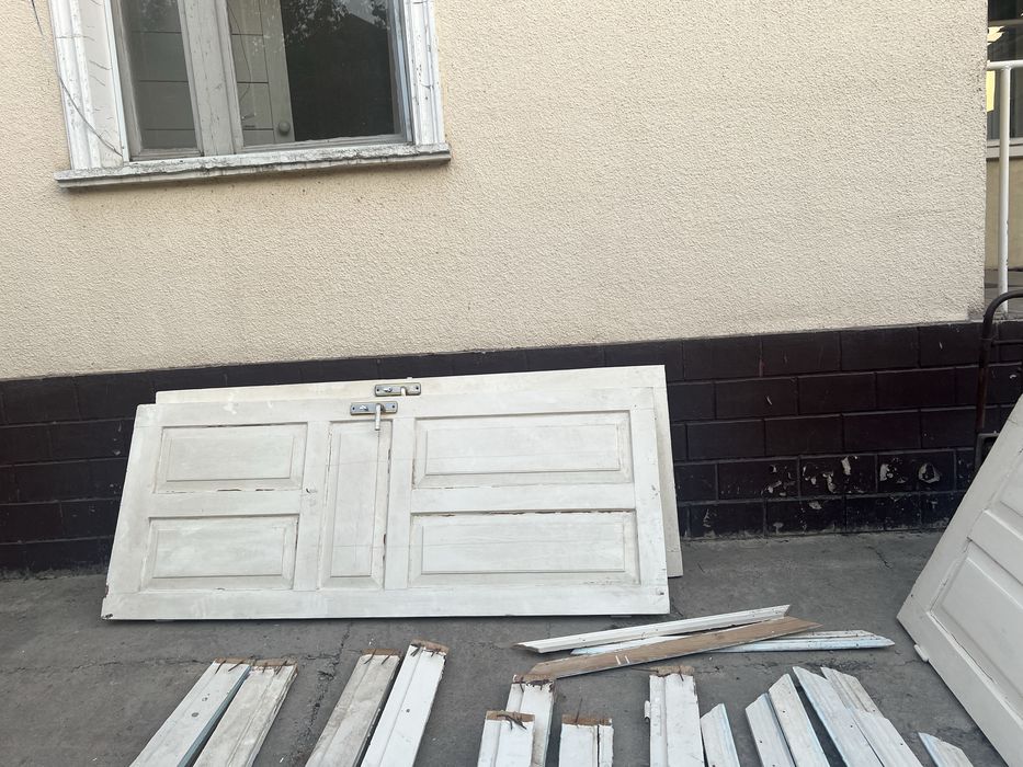 Двери деревянные межкомнатные