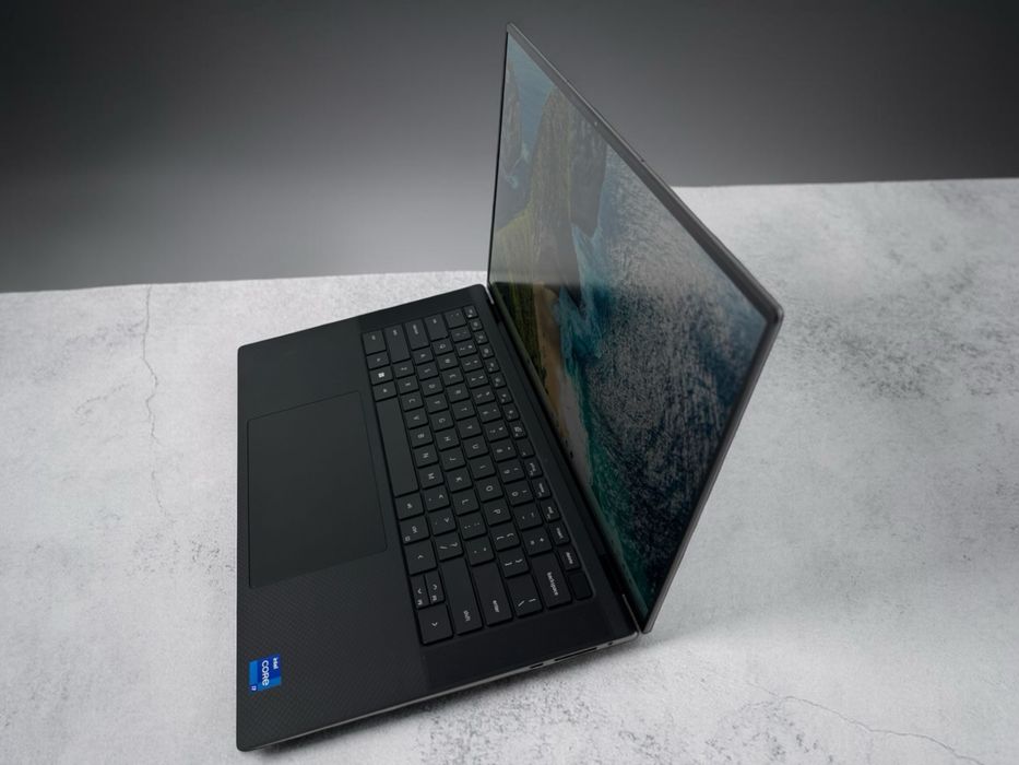 Лаптоп Dell Precision 5570 15.6" 4K+ i7-12800H 32RAM 512SSD RTX A1000 Гаранция!