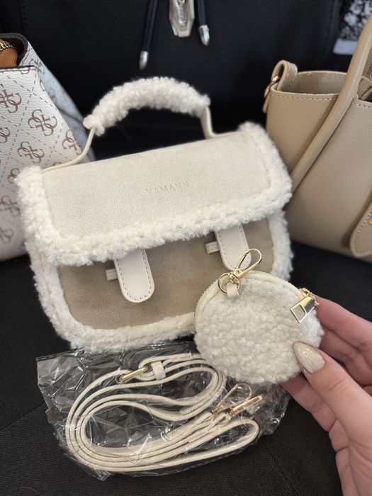 Дамски чанти на симвоилични цени