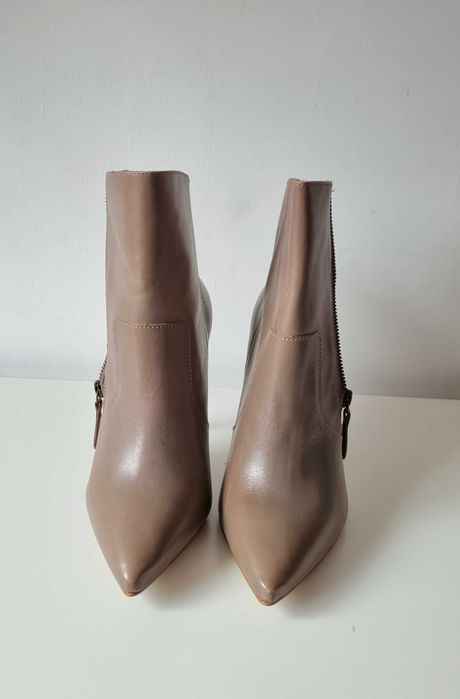 Боти Buffalo London, естествена кожа, 40 номер, цвят капучино