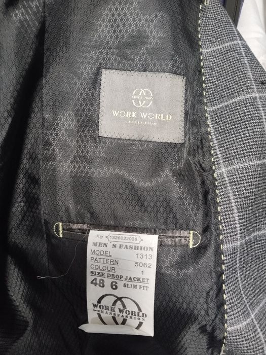 Продаю костюм мужской