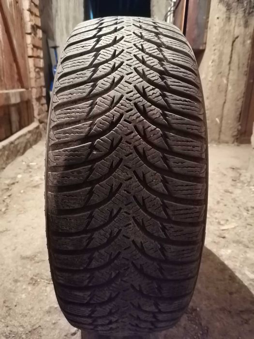 Продавам 1 брой зимна гума 205.55.16 дот 2020 KUMHO