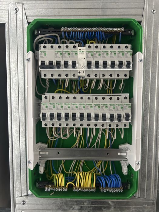 Услуги электрика с опытом