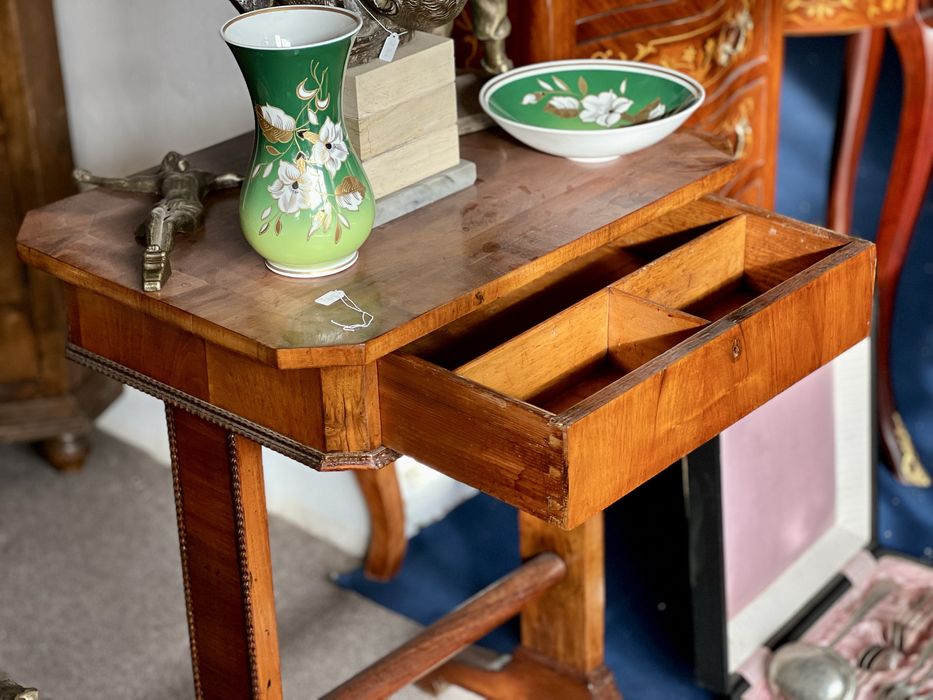 Masuță veche stil Biedermaier *** vintage / antic / vechi / retro ***