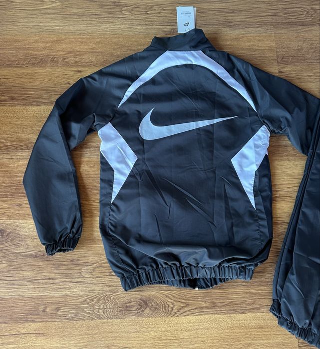 Мъжки,шушлеков,черен екип Nike с голямо лого на гърба