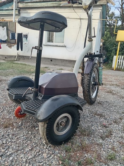 Продам трех калесный электро самокат