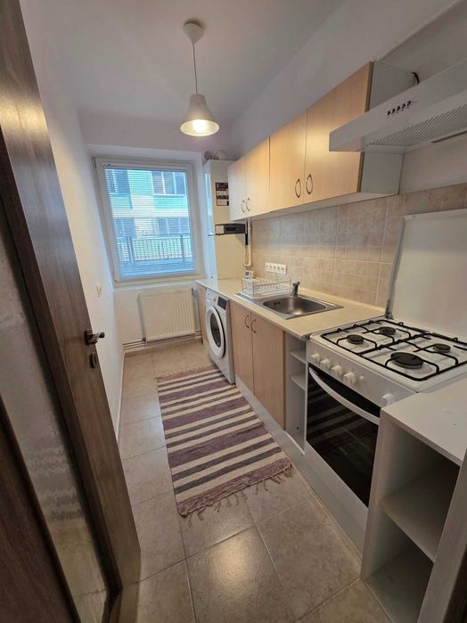 Inchiriez apartament cu 2 camere P-ta M. Viteazul