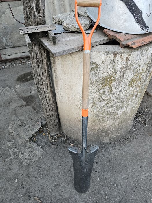 Lopata ingusta classic pentru sant, 15 cm, cu coada scurta din lemn