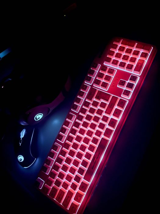 Set Marvo cu tastatura,mouse și căști roz cu led