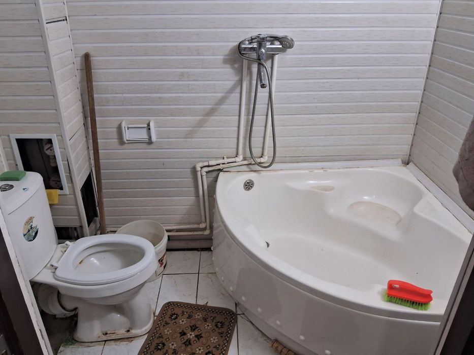 4 etaj 2 xonali uy kvartiraga beriladi