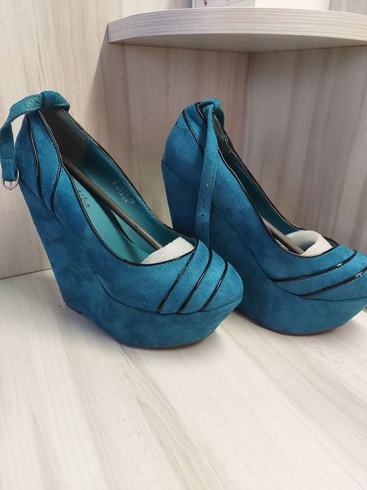 Обувки на платформа