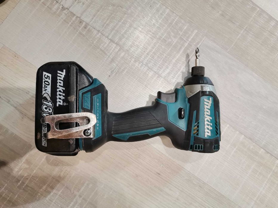 Акумулаторен ударен винтоверт/гайковер Makita DTD 154